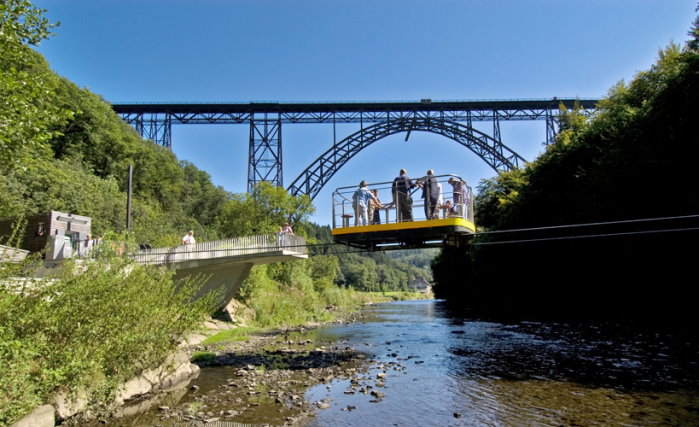 Müngstener Brücke mit Schwebefähre