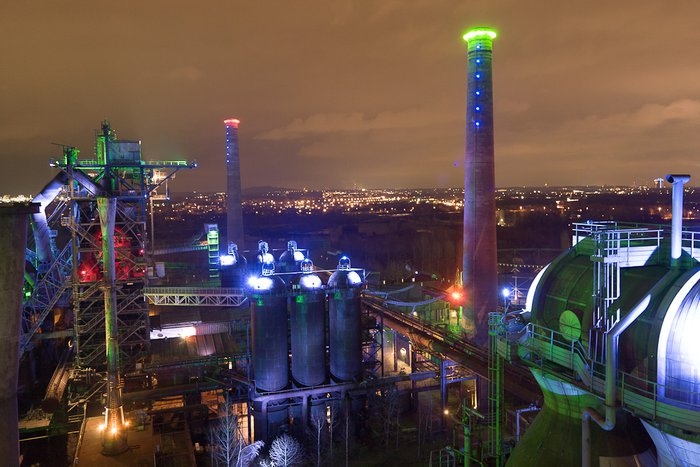 Der Industriepark bei Nacht