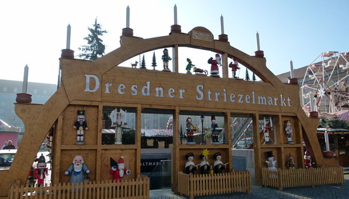 Der große Schwippbogen auf dem Weihnachtsmarkt